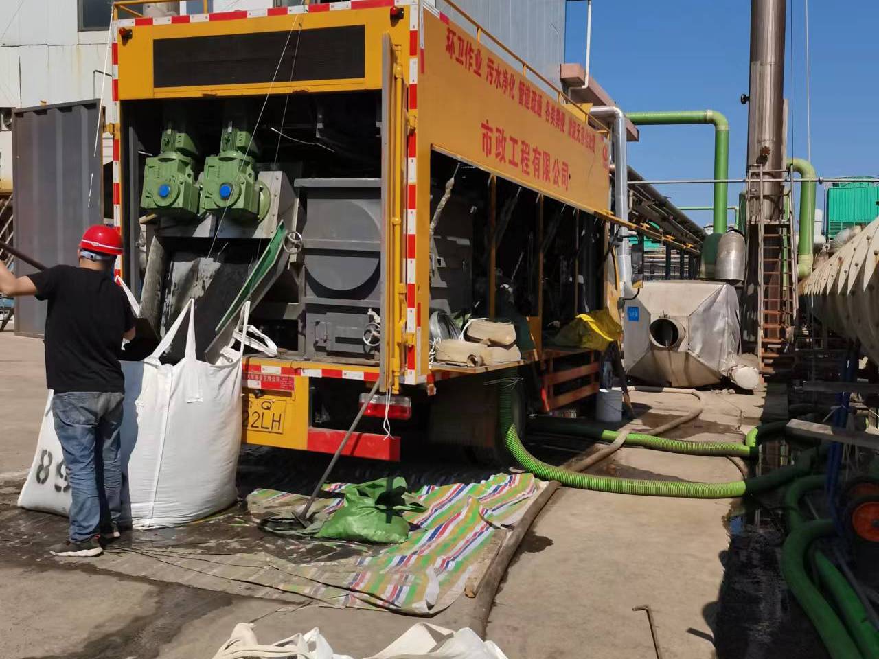 桂阳淤泥压干处理